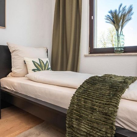 Kurzzeitglueck 24H Self Check-In Kr01 Apartment Крефелд Екстериор снимка